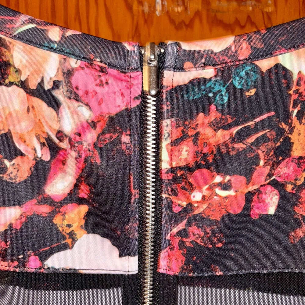 Floral Mini Dress with mesh inserts - Picture 4 of 5